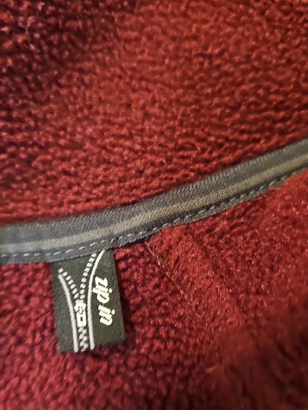 Vintage REI Women's Burgundy Full-Zip Polertec Jacket - Picture 14 of 16